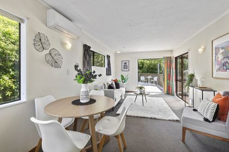 Photo of property in 5 Kilgour Way, Crofton Downs, Wellington, 6035