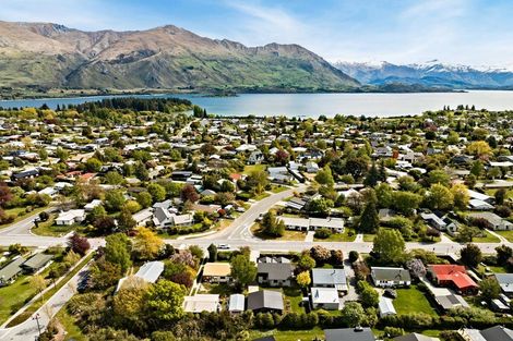 Photo of property in 22 Rata Street, Wanaka, 9305
