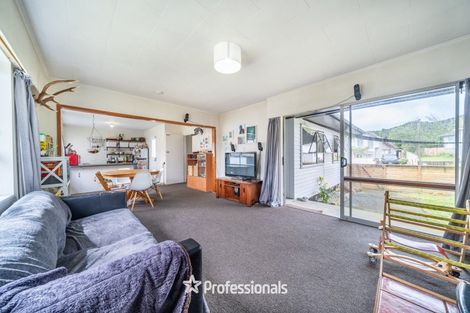 Photo of property in 4 Bexley Grove, Wainuiomata, Lower Hutt, 5014