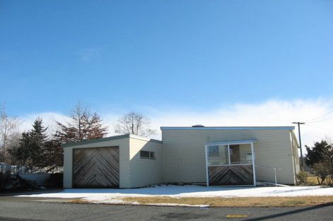 Photo of property in 8 Omahau Crescent, Twizel, 7901