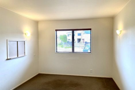 Photo of property in 13 Glenshee Place, Highland Park, Auckland, 2010