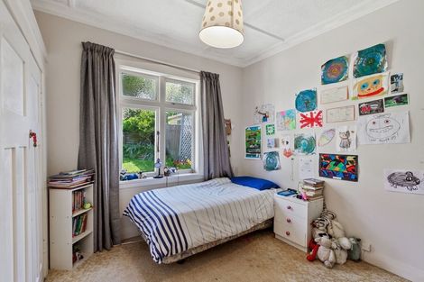 Photo of property in 98 The Parade, Island Bay, Wellington, 6023