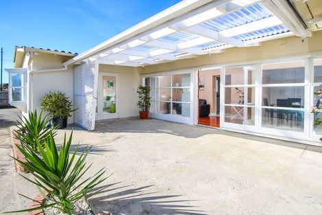 Photo of property in 373 Richardson Road, Mount Roskill, Auckland, 1041