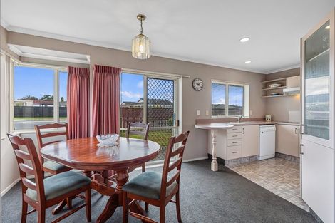Photo of property in 64a Gloucester Road, Mount Maunganui, 3116
