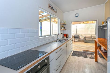 Photo of property in 33 Puriri Road, Te Kouma, Coromandel, 3581