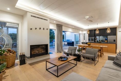 Photo of property in 43 Kent Terrace, Riverhead, 0820