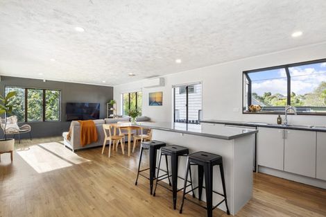 Photo of property in 9 Glendawn Place, Bayview, Auckland, 0629