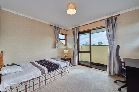 Photo of property in 8a Palm Avenue, Hokowhitu, Palmerston North, 4410