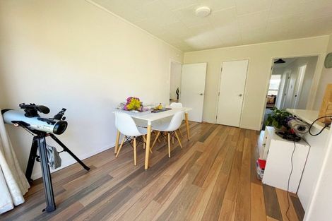 Photo of property in 2/1 Landsdale Place, Massey, Auckland, 0614