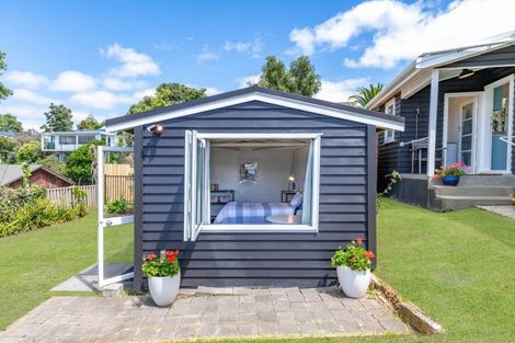 Photo of property in 37 Long Street, Raglan, 3225