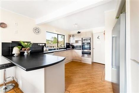 Photo of property in 43 Redwing Street, Browns Bay, Auckland, 0630