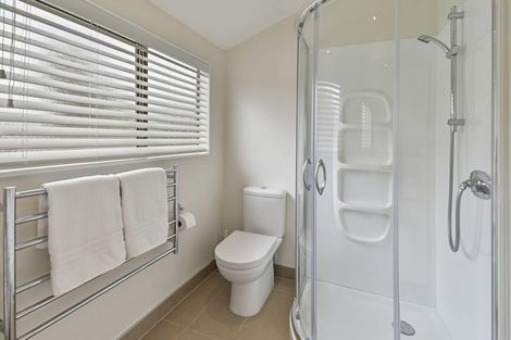 Photo of property in 10 Dalkeith Place, Opaheke, Papakura, 2113