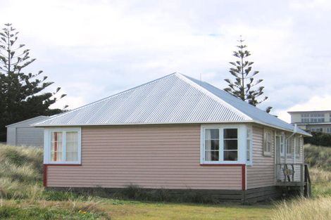 Photo of property in 39 Nelson Street, Foxton Beach, Foxton, 4815