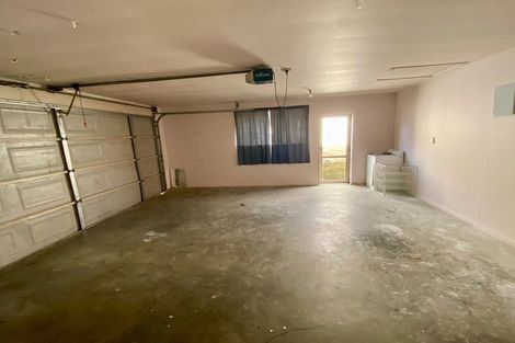 Photo of property in 8 Piriti Place, Weymouth, Auckland, 2103