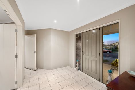 Photo of property in 19 Coleraine Drive, Rototuna, Hamilton, 3210