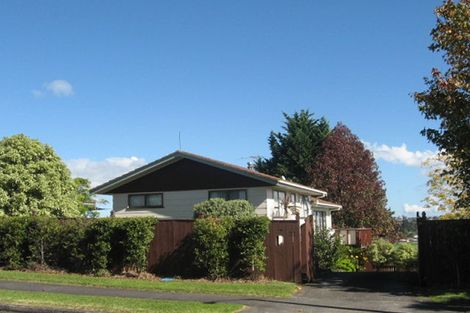 Photo of property in 22 Lewisham Street, Highland Park, Auckland, 2010