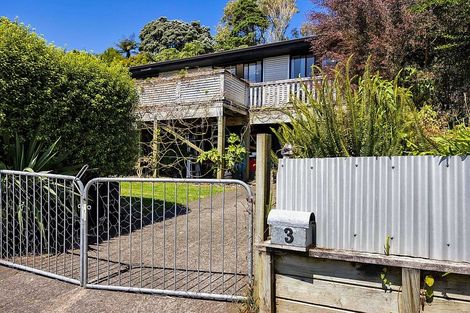 Photo of property in 3 Ward Place, Marfell, New Plymouth, 4310