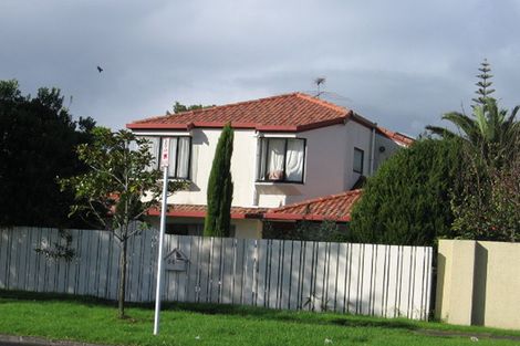 Photo of property in 84 Botany Road, Botany Downs, Auckland, 2010