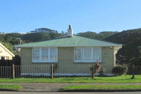 Photo of property in 24 Takapuwahia Drive, Takapuwahia, Porirua, 5022