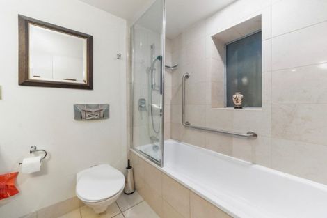 Photo of property in 1/318 Oriental Parade, Oriental Bay, Wellington, 6011
