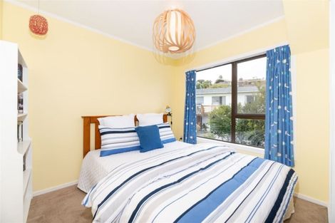 Photo of property in 2/41 Telstar Place, Beach Haven, Auckland, 0626