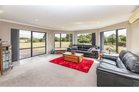 Photo of property in 16 Thorndon Close, Kirwee, Darfield, 7571