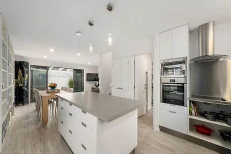 Photo of property in 2/220 Salisbury Street, Christchurch Central, Christchurch, 8013