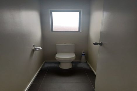 Photo of property in 2/65 Golf Road, New Lynn, Auckland, 0600