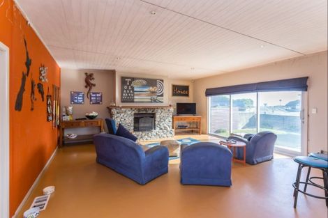 Photo of property in 5 Koputara Road, Himatangi Beach, Foxton, 4891