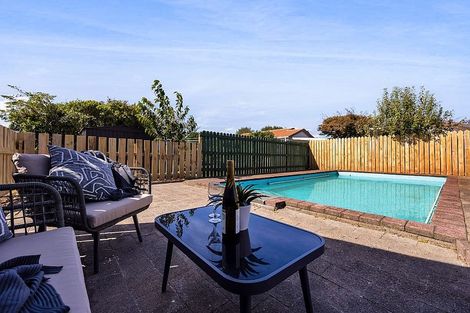 Photo of property in 68 Collins Street, Hawera, 4610