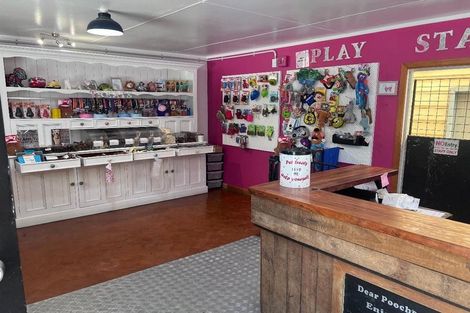 Photo of property in 140 Mako Mako Road, Levin, 5510