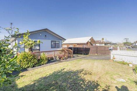 Photo of property in 2/19 Janese Place, Weymouth, Auckland, 2103