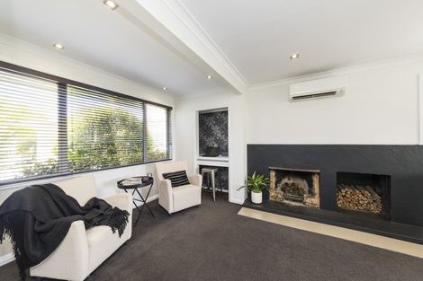 Photo of property in 34 Churchill Avenue, Hokowhitu, Palmerston North, 4410