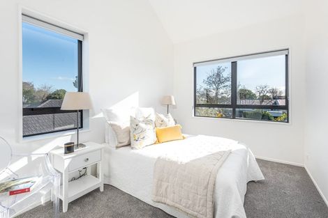 Photo of property in 2/211 Springfield Road, St Albans, Christchurch, 8014