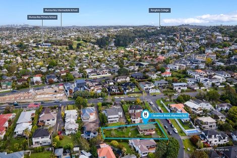 Photo of property in 1 Braemar Road, Rothesay Bay, Auckland, 0630