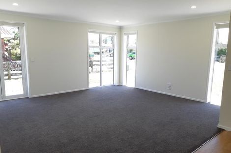 Photo of property in 18 Coolen Place, Tuakau, 2121