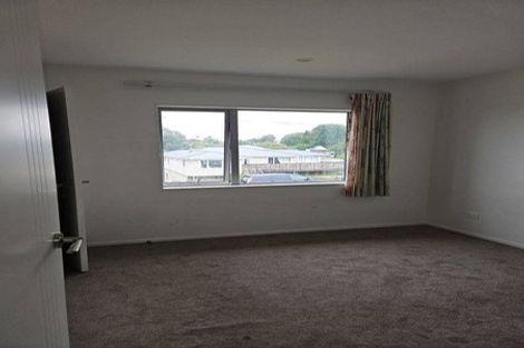 Photo of property in 10 Cliff Road, Papakura, 2110