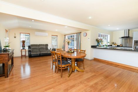 Photo of property in 2 Rosebank Avenue, Kelvin Grove, Palmerston North, 4414