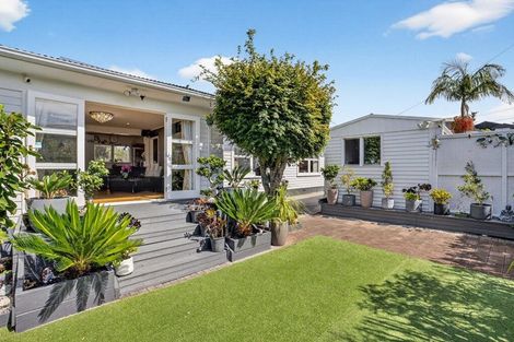 Photo of property in 1/7a Corunna Road, Milford, Auckland, 0620