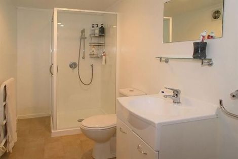 Photo of property in 21a Cotswold Crescent, Newlands, Wellington, 6037