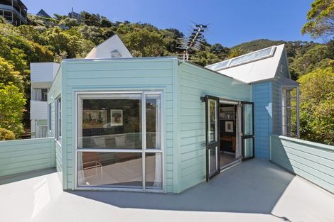 Photo of property in 15 Kaitawa Road, York Bay, Lower Hutt, 5013