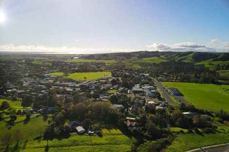 Photo of property in 28 Mahi Road, Helensville, 0800