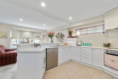 Photo of property in 12 Ronald Woolf Place, Churton Park, Wellington, 6037
