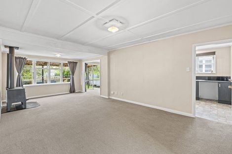 Photo of property in 5 Rangatira Road, Hunterville, 4730