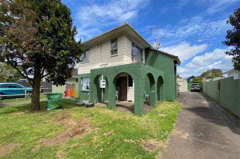 Photo of property in 29a-c Point England Road, Point England, Auckland, 1072