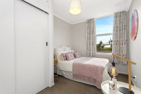 Photo of property in 107 Northland Road, Northland, Wellington, 6012