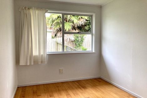 Photo of property in 19 Finlow Drive, Te Atatu South, Auckland, 0610