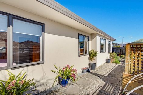 Photo of property in 4 Balmerino Grove, Waikanae, 5036