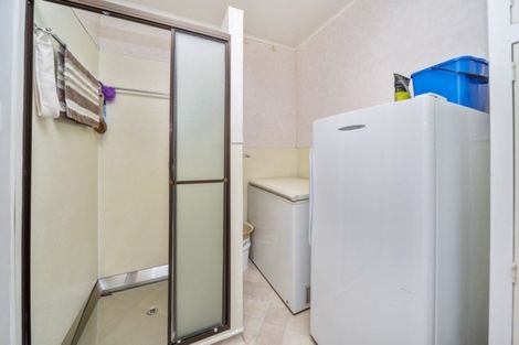 Photo of property in 87 Glover Road, Hawera, 4610