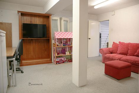 Photo of property in 19 Correa Court, Goodwood Heights, Auckland, 2105